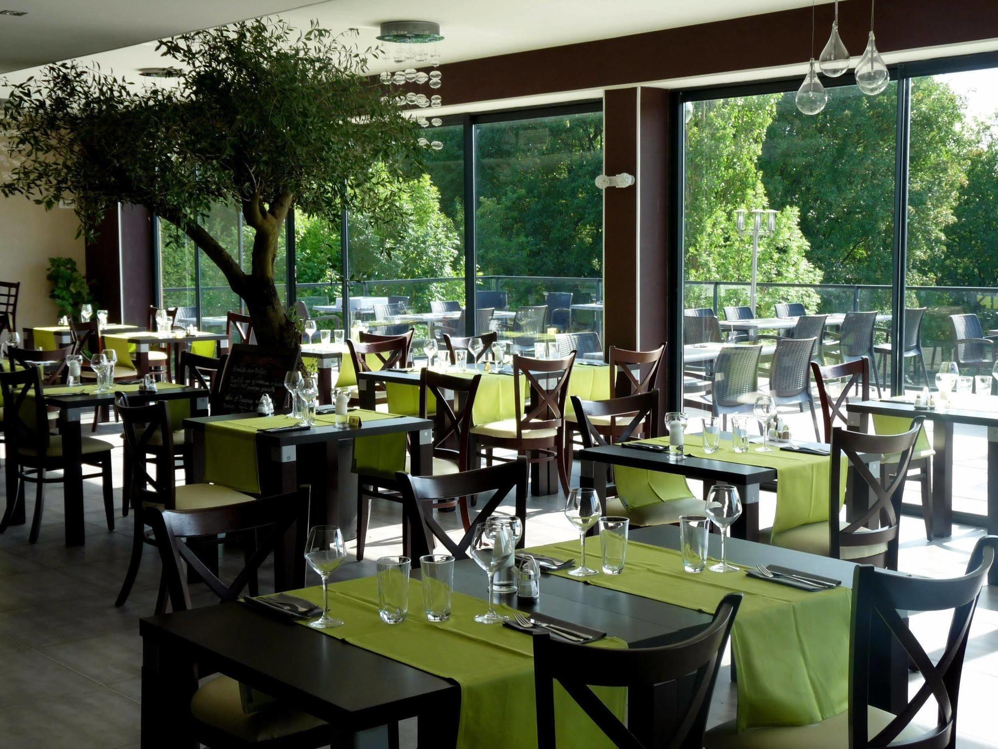Logis Le Cadusia 3* Chaource